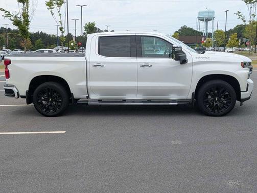 Iridescent Pearl Tricoat 2021 Chevrolet Silverado 1500 High Country