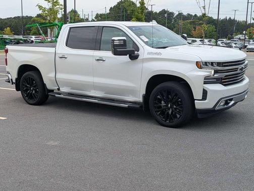 Iridescent Pearl Tricoat 2021 Chevrolet Silverado 1500 High Country