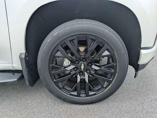 Iridescent Pearl Tricoat 2021 Chevrolet Silverado 1500 High Country