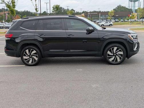 Deep Black Pearl Effect 2026 Volkswagen Atlas 2.0T SE w/Technology