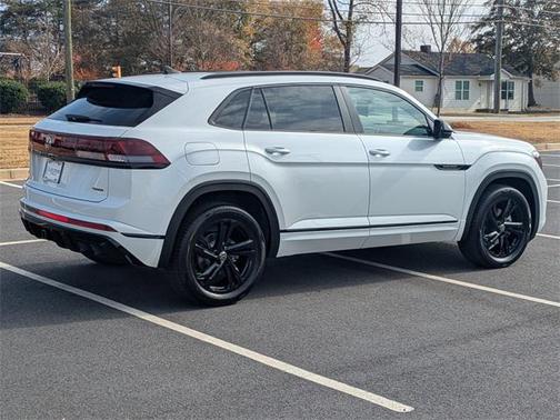 2026 Volkswagen Atlas Cross Sport 2.0T SEL R-Line Black