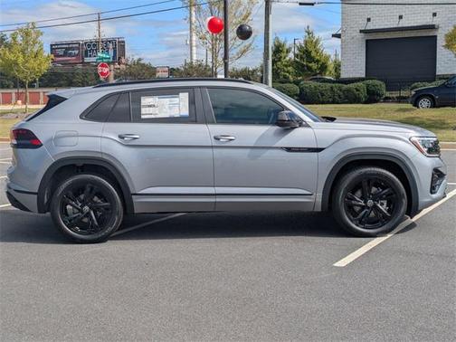 2026 Volkswagen Atlas Cross Sport 2.0T SEL R-Line Black