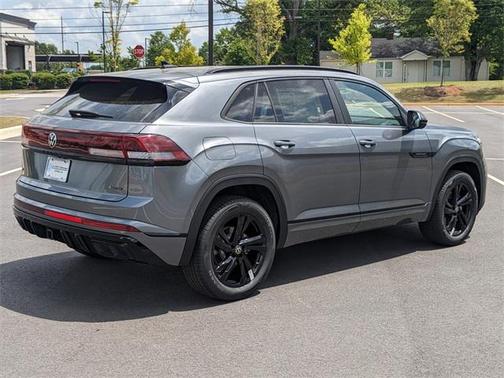 2025 Volkswagen Atlas Cross Sport 2.0T SEL R-Line Black