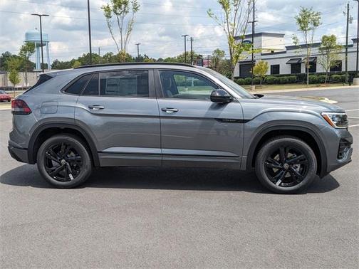 2025 Volkswagen Atlas Cross Sport 2.0T SEL R-Line Black