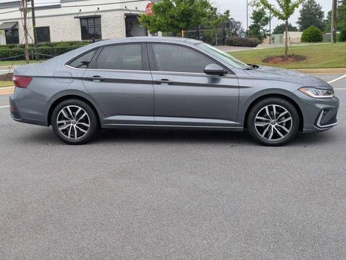Platinum Gray Metallic 2025 Volkswagen Jetta 1.5T SE