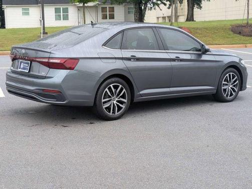 Platinum Gray Metallic 2025 Volkswagen Jetta 1.5T SE