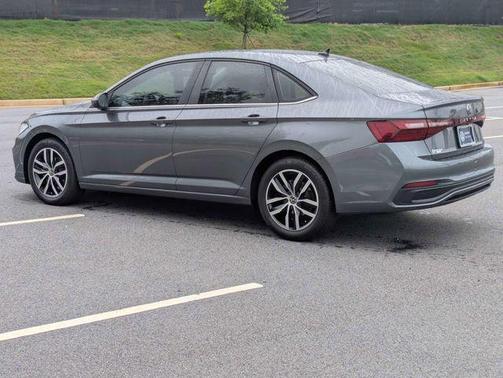 Platinum Gray Metallic 2025 Volkswagen Jetta 1.5T SE