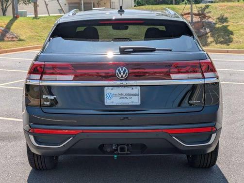 Deep Black Pearl 2026 Volkswagen Atlas Cross Sport 2.0T SE W/TECHNOLOGY