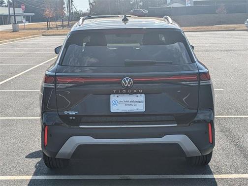 2026 Volkswagen Tiguan 2.0T SE