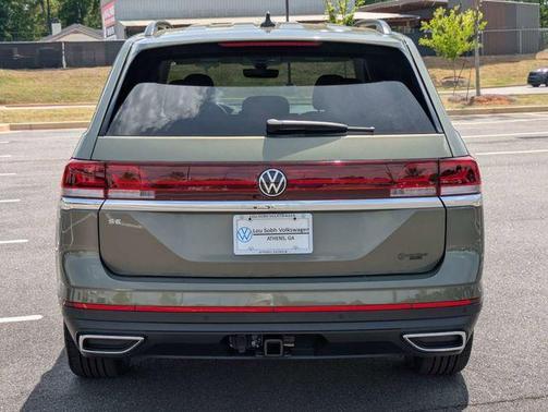 Avocado Green Pearl 2026 Volkswagen Atlas 2.0T SE W/TECHNOLOGY