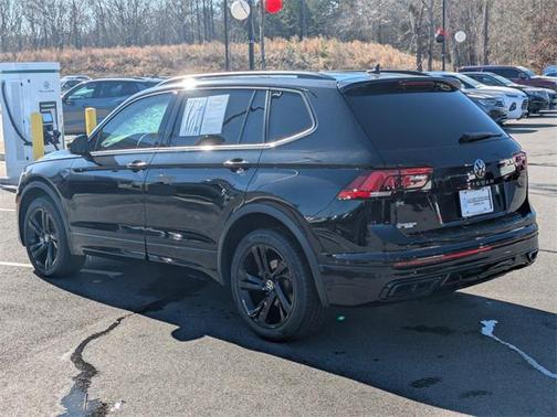 2023 Volkswagen Tiguan 2.0T SE R-Line Black