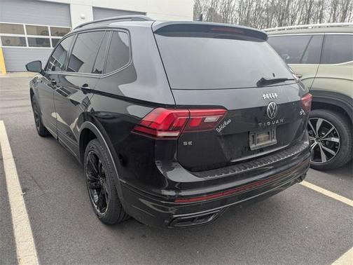 2023 Volkswagen Tiguan 2.0T SE R-Line Black