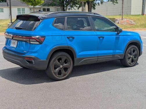 Cornflower Blue W/Black Roof 2025 Volkswagen Taos 1.5T SE Black
