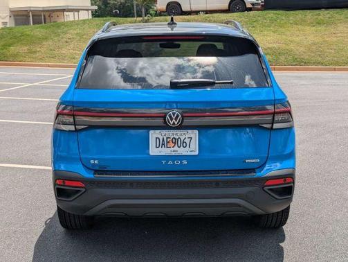 Cornflower Blue W/Black Roof 2025 Volkswagen Taos 1.5T SE Black