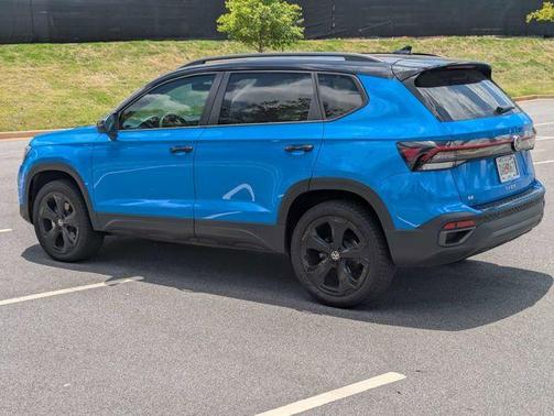 Cornflower Blue W/Black Roof 2025 Volkswagen Taos 1.5T SE Black