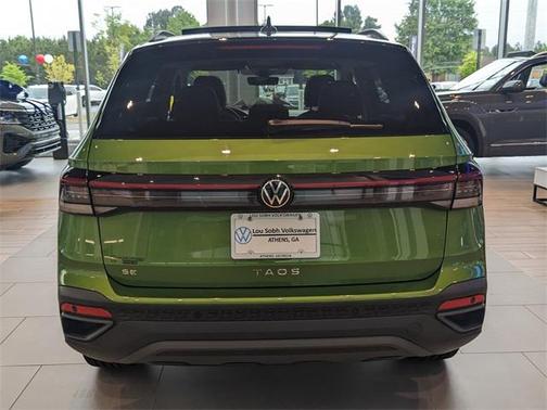 2025 Volkswagen Taos 1.5T SE Black
