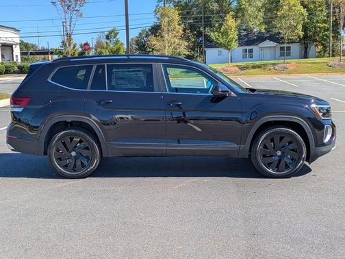 Deep Black Pearl Effect 2026 Volkswagen Atlas 2.0T SE W/TECHNOLOGY