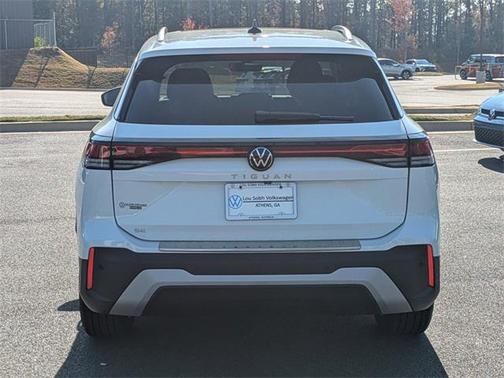 2026 Volkswagen Tiguan 2.0T SE