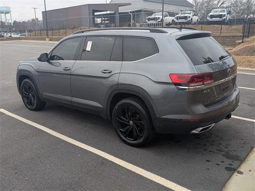 2022 Volkswagen Atlas 3.6L SE w/Technology