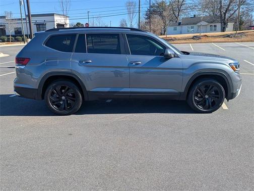 2022 Volkswagen Atlas 3.6L SE w/Technology