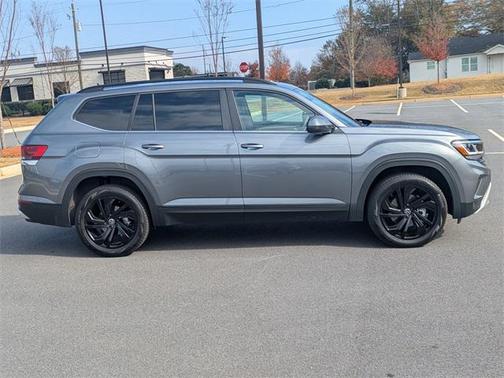 2023 Volkswagen Atlas 2.0T SE w/Technology