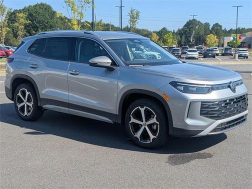 2025 Volkswagen Tiguan 2.0T SE