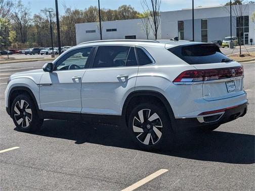 2025 Volkswagen Atlas Cross Sport 2.0T SE w/Technology