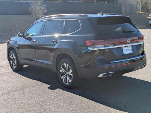 Deep Black Pearl Effect 2026 Volkswagen Atlas 2.0T SE