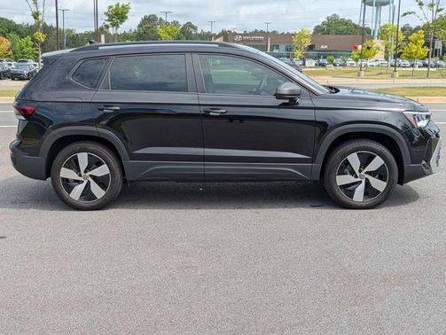 Deep Black Pearl Effect 2025 Volkswagen Taos 1.5T S