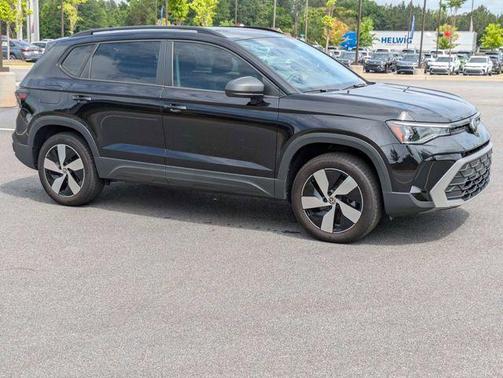 Deep Black Pearl Effect 2025 Volkswagen Taos 1.5T S
