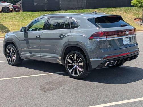 Pure Gray 2026 Volkswagen Atlas Cross Sport 2.0T SEL Premium R-Line