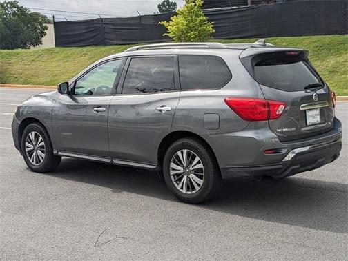 2019 Nissan Pathfinder SV