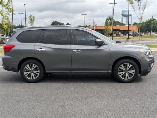 2019 Nissan Pathfinder SV