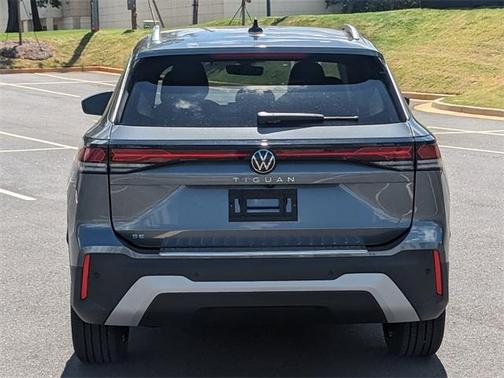 2025 Volkswagen Tiguan 2.0T SE