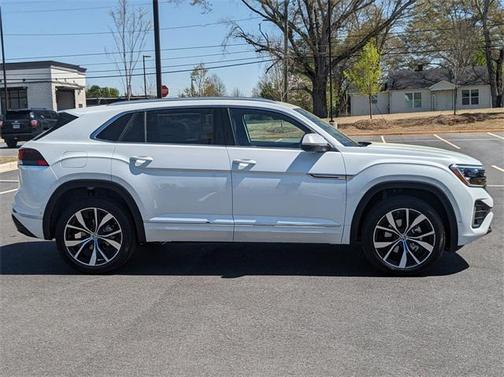 2025 Volkswagen Atlas Cross Sport 2.0T SEL Premium R-Line