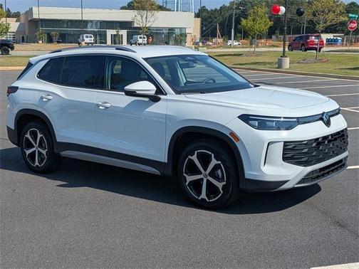 2025 Volkswagen Tiguan 2.0T SE
