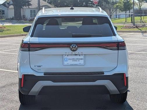 2025 Volkswagen Tiguan 2.0T SE