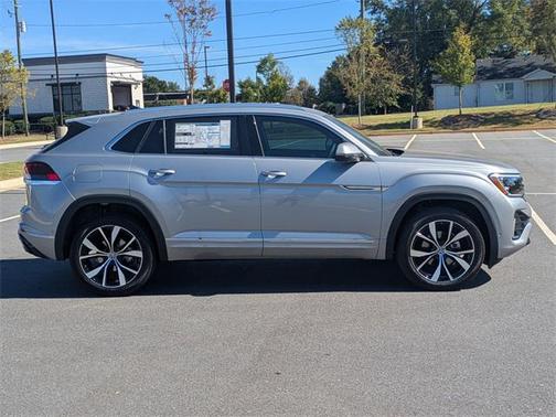 2026 Volkswagen Atlas Cross Sport 2.0T SEL Premium R-Line