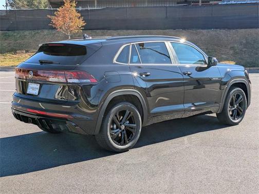 2026 Volkswagen Tiguan 2.0T SEL R-Line