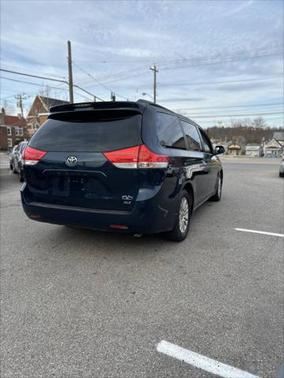 2011 Toyota Sienna XLE