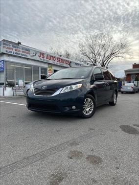 2011 Toyota Sienna XLE