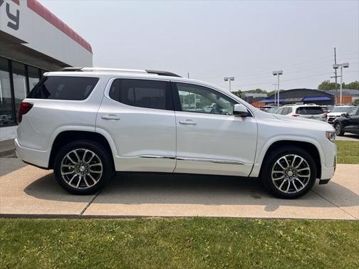 2022 GMC Acadia Denali