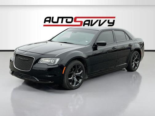 2023 Chrysler 300 Touring