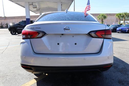 2021 Nissan Versa 1.6 SV