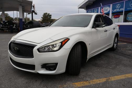 2018 INFINITI Q70 3.7 LUXE