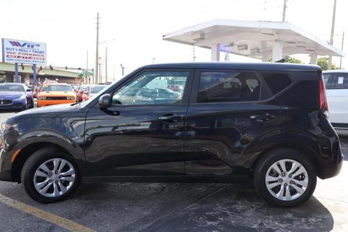 Black 2023 Kia Soul LX