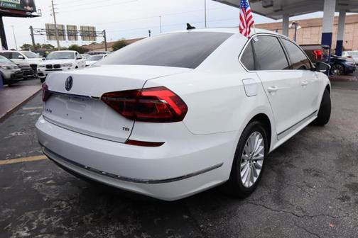 2017 Volkswagen Passat 1.8T SE