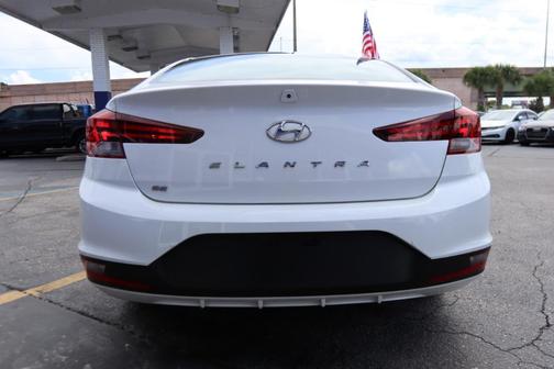 2019 Hyundai ELANTRA SE