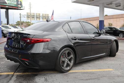 2017 Alfa Romeo Giulia Base