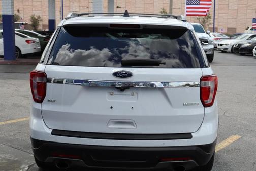 White 2019 Ford Explorer XLT